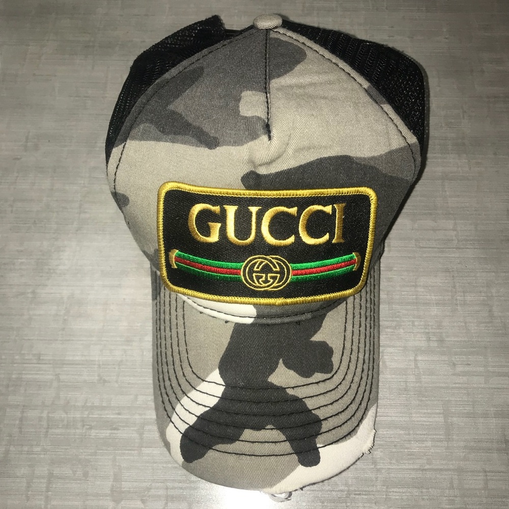 Authentic Vintage GUCCI patch on Grey Camo  Hat 🖤